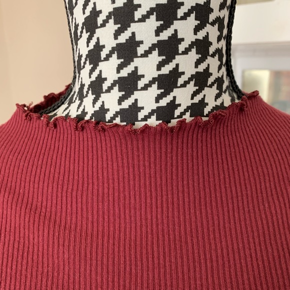 Long sleeve maroon shirt 💜 - Picture 3 of 14